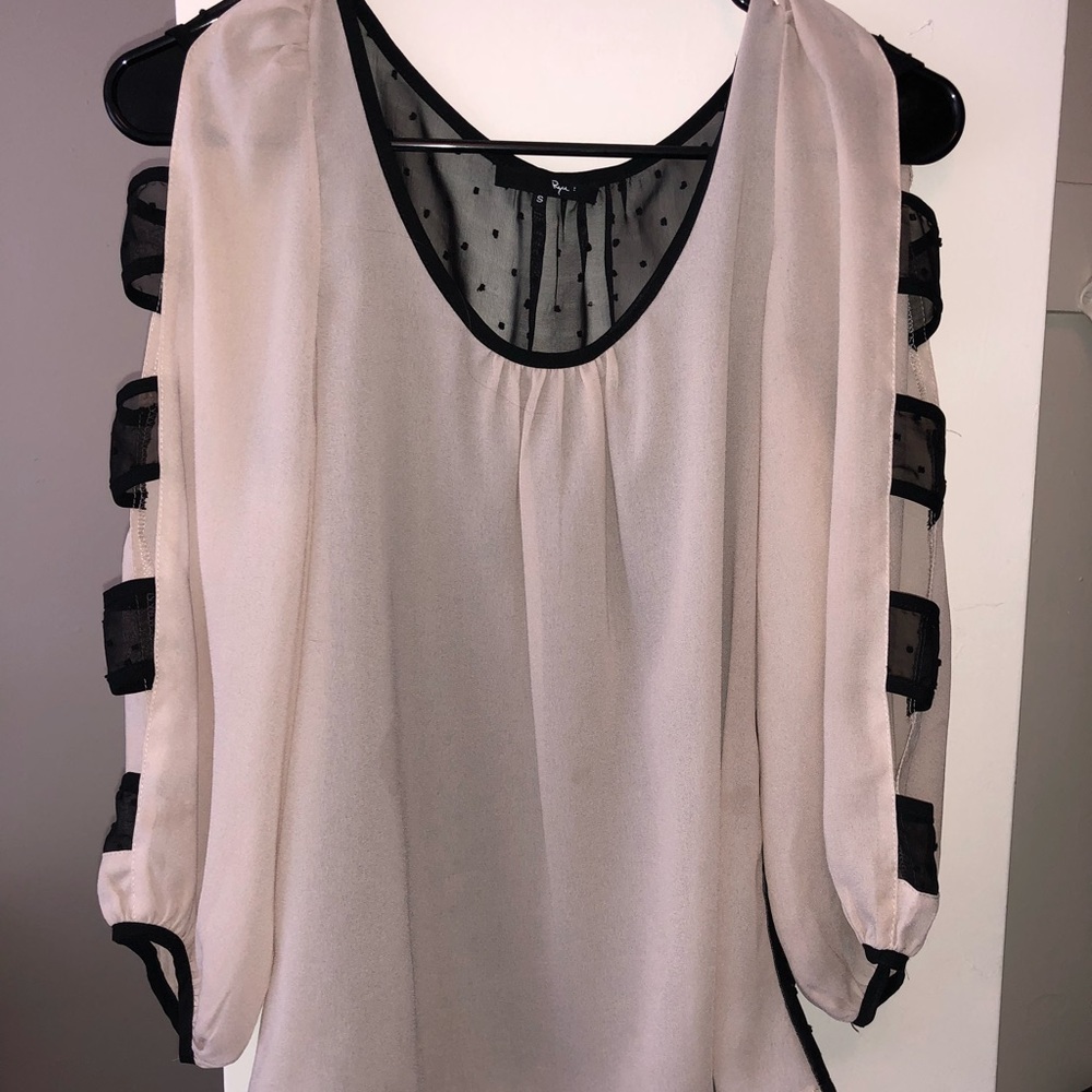 Ryu tan&black 3/4 sleeve with arm cutouts